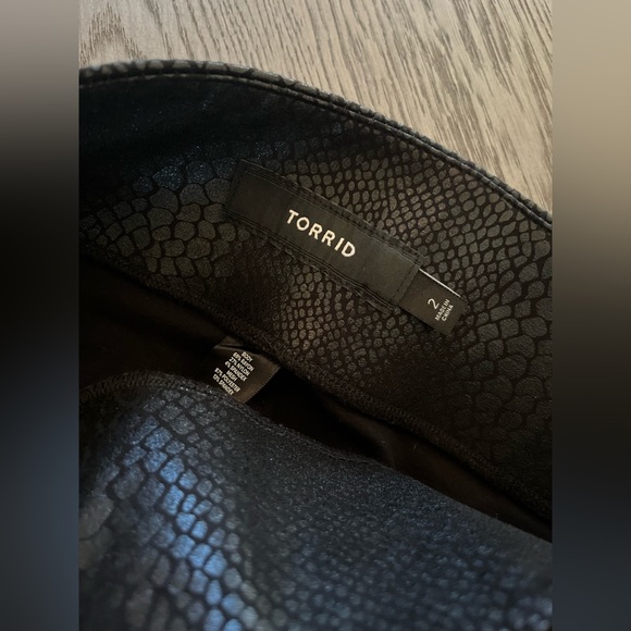 Torrid black stretch snake skin pants - Picture 2 of 3